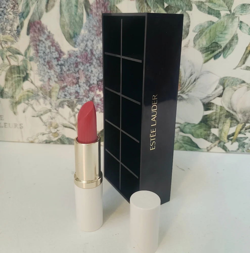 Lipstic Organizer & Rebellious Rose 420 Lipstick Estee Lauder